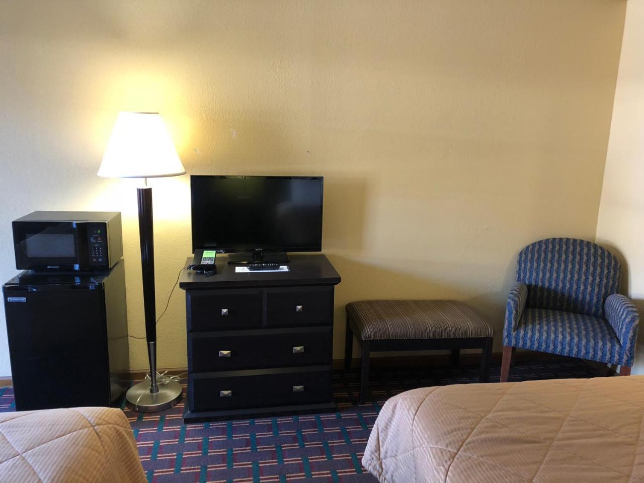 Americas Best Value Inn Maumee/Toledo Exterior foto